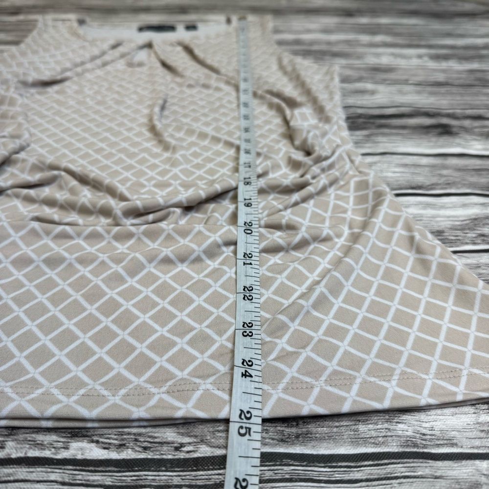 New York & Company Beige Geometric Keyhole Sleeveless Tank - Picture 10 of 12